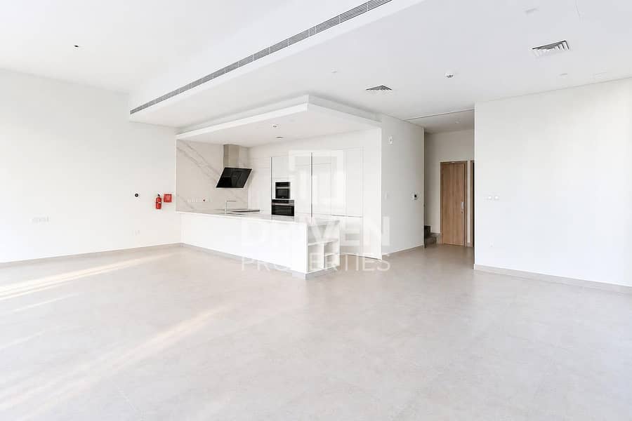Skyline View | Semi Detached | Single Row | Vacant Skyline View | Semi Detached | Single Row | Vacant