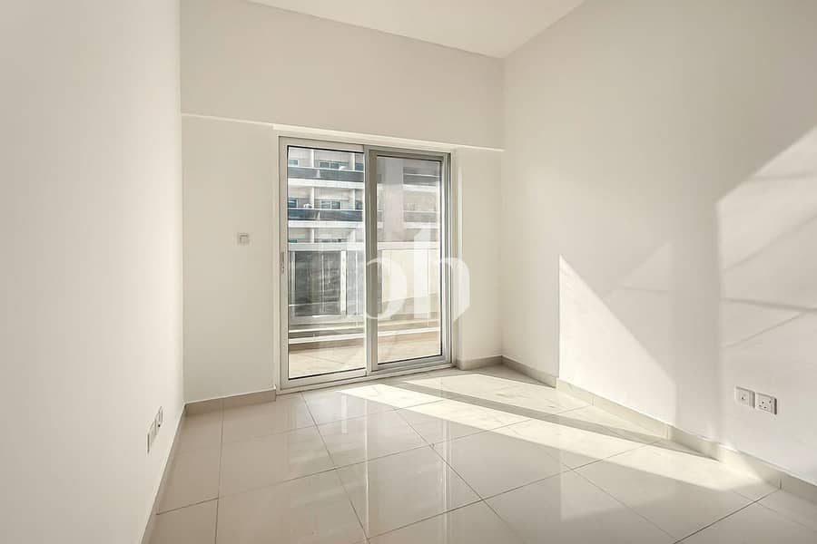 3 images image img