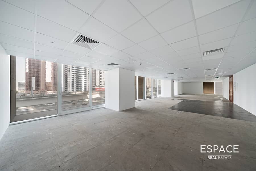 Near Metro | 5 Parkings | Vacant Near Metro | 5 Parkings | Vacant