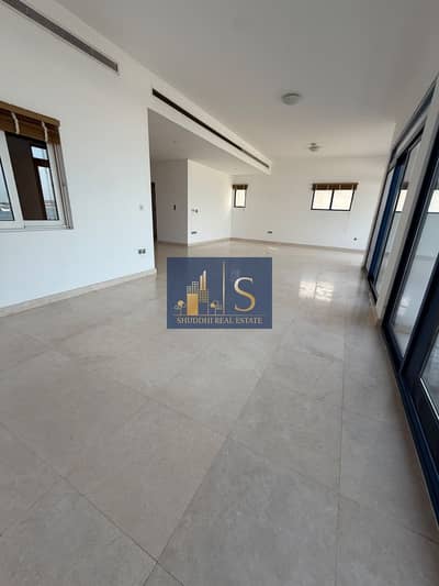 Townhouse de 5 chambres à à louer à Palm Jumeirah, Dubai - WhatsApp Image 2026-09-10 at 4.55. 40 PM (1). jpeg Townhouse de 5 chambres à à louer à Palm Jumeirah, Dubai - WhatsApp Image 2026-09-10 at 4.55. 40 PM (1). jpeg