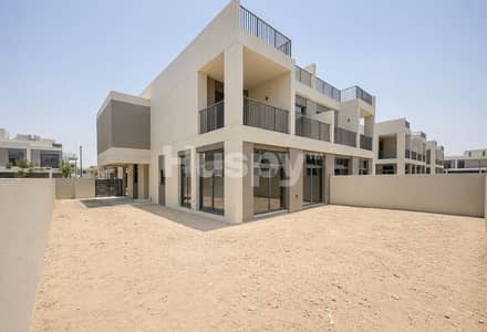 4 Bedroom Townhouse for Sale in Dubai South, Dubai - Twin Villa | Vastu Compliant | Next to Lagoon