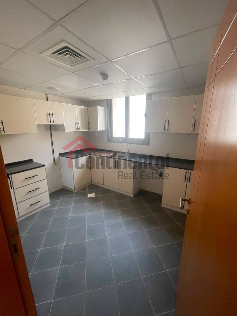 6 3bd47d72-dbed-4ac2-ba83-a2f211f8e6c5. jpg