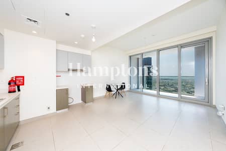 2 Bedroom Flat for Rent in Downtown Dubai, Dubai - Bright Layout | Vacant | Unfurnished