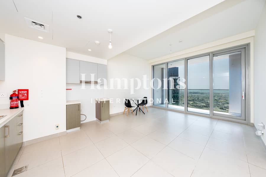 Bright Layout | Vacant | Unfurnished Bright Layout | Vacant | Unfurnished