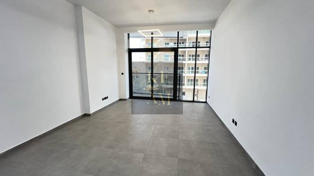3 WhatsApp Image 2025-02-10 at 16.06. 11. jpeg