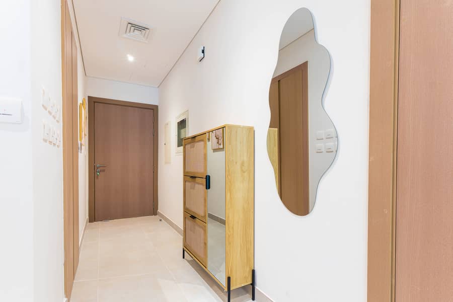 10 hall way. jpg