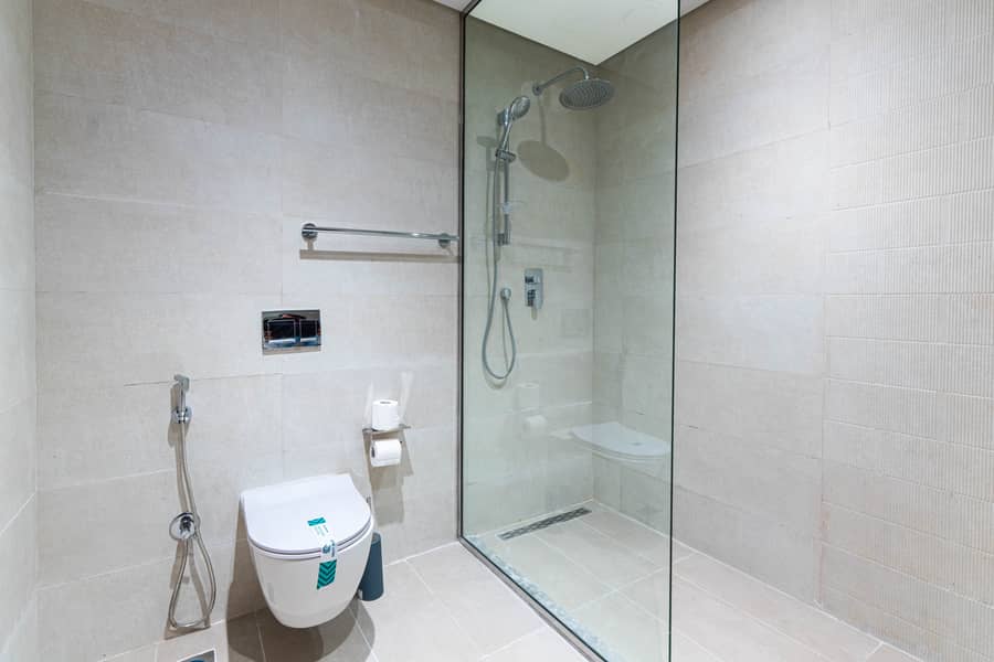 19 bathroom 1.1. jpg