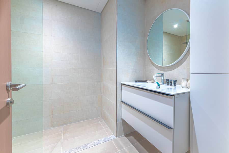 20 bathroom3. jpg