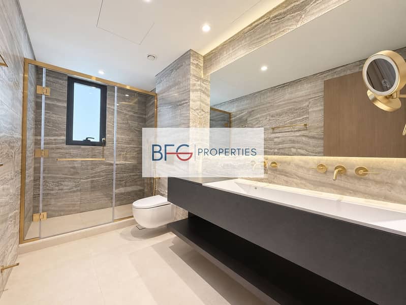 13 Master Washroom . png