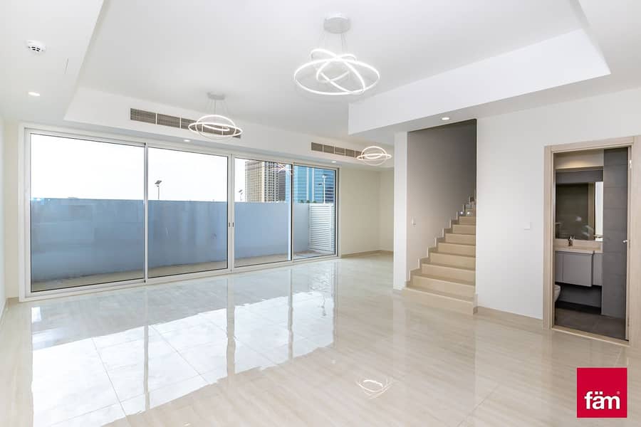 4 Bedroom/Modern/Town House/Tenanted 4 Bedroom/Modern/Town House/Tenanted