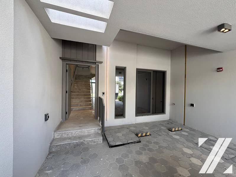 19 6292c5ff-0235-4213-945d-1f89a92c8ed8. jpg