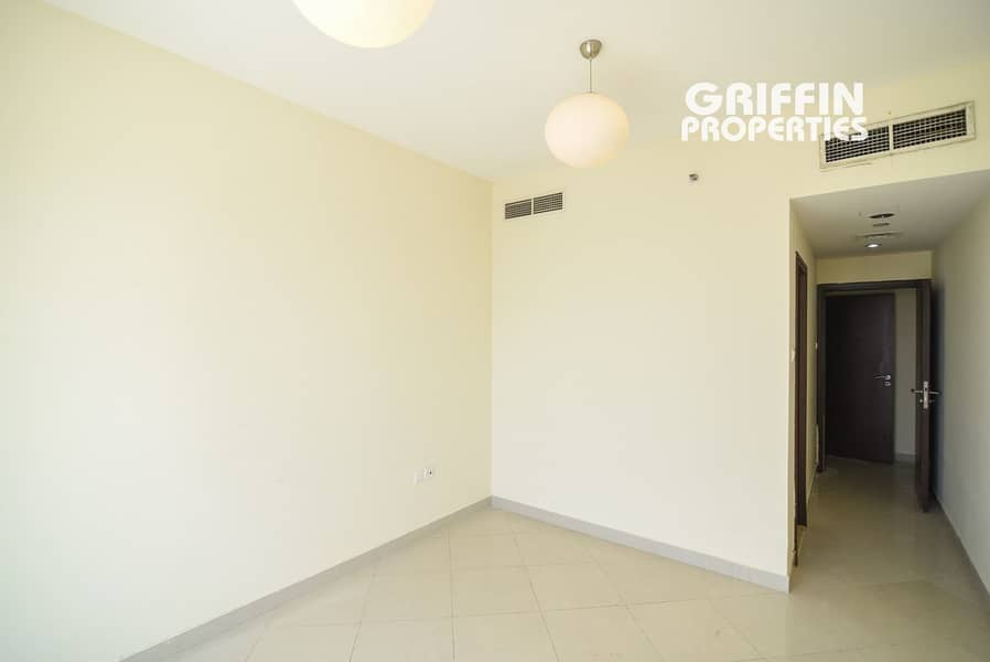 10 6aff50dc-c875-4cdf-a9fc-49abf3ff3a8b. jpg
