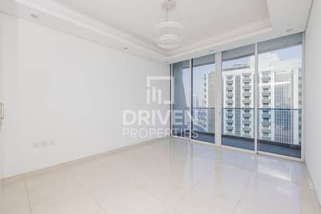 Studio for Rent in Business Bay, Dubai - Bright Unit | High Floor | Ready to Move In