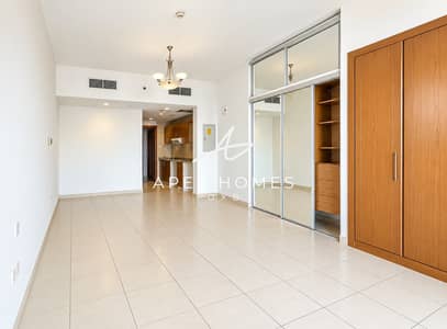 Studio for Rent in Jumeirah Village Circle (JVC), Dubai - Spacious Studio Apartment | Premium Furnishing