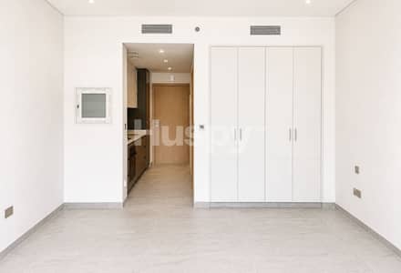 Studio for Sale in Business Bay, Dubai - Vacant | Community View | Mid Floor Studio for Sale in Business Bay, Dubai - Vacant | Community View | Mid Floor