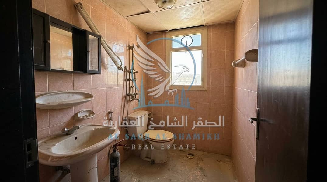 10 Bathroom Available. jpeg