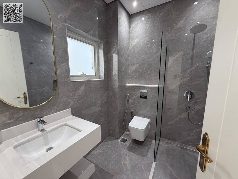 2 55105. jpg