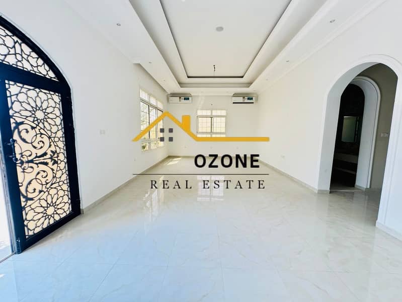 2 IMG_2208. jpg
