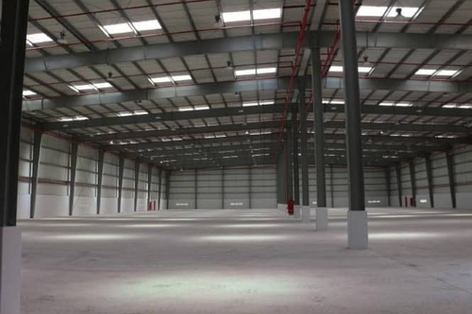 WAREHOUSE FOR LOGISTICS USE OR FOR STORAGE PURPOSE AVAILABLE IN PRIME LOCATION IN JAFZA