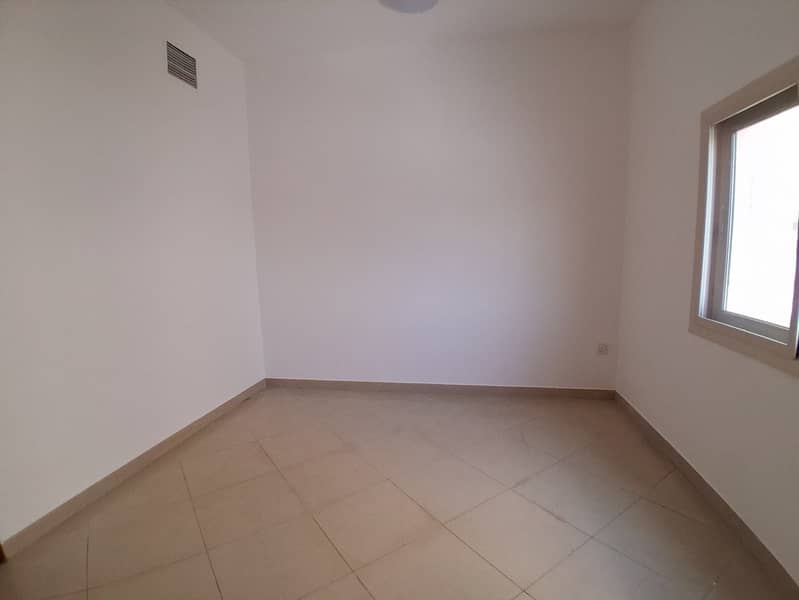 7 11457. jpg