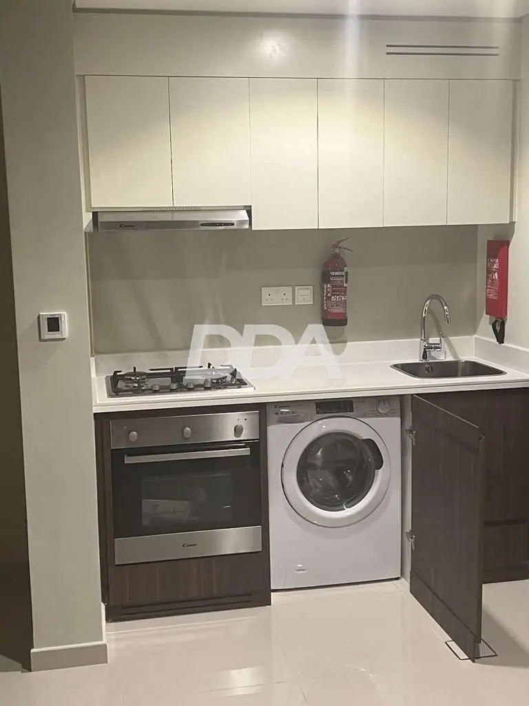 SEMI FURNISHED | HIGH FLOOR | VACANT