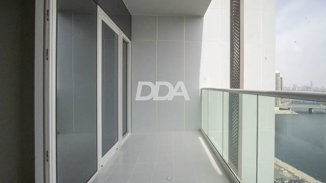 SEMI FURNISHED | HIGH FLOOR | VACANT