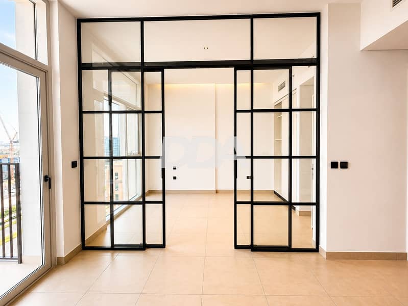 5 socio-tower-b-studio-bedroom-glass-partition-02. png
