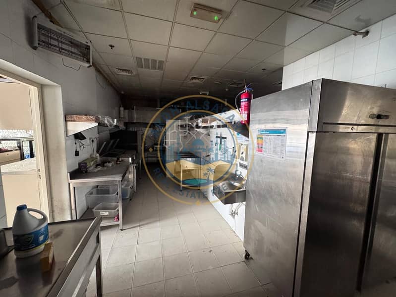 5 7432ccfa-cc27-45bd-aecc-f7ca35068eba. jpg