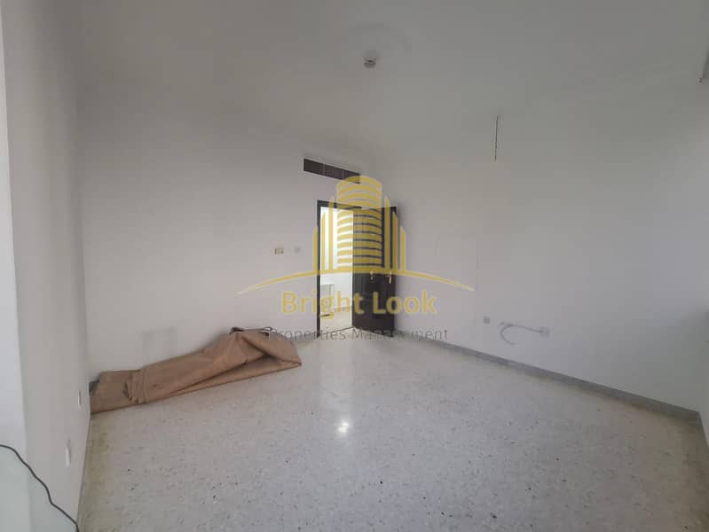 4 WhatsApp Image 2026-08-29 at 14.39. 37 (1). jpeg