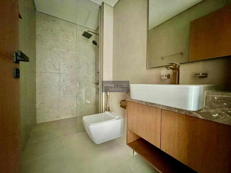 12 bdf7579b-0f96-4960-8970-2bb50fda0775. jpg
