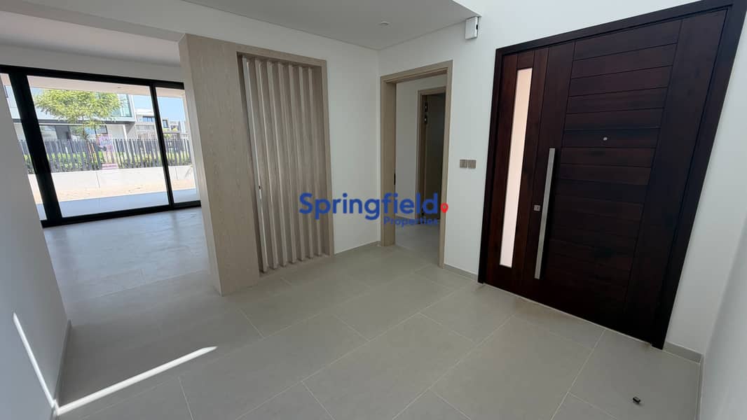 4 BR Plus Maid | Large Plot | Ready to Move 4 BR Plus Maid | Large Plot | Ready to Move