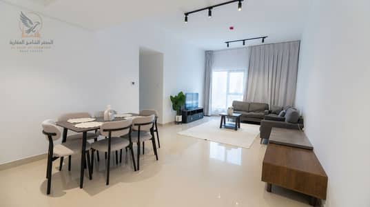 2 Bedroom Apartment for Rent in Al Rashidiya, Ajman - 1فرصة مميزة للإيجار في عجمان شقة مفروشة غرفتين وصالة أول ساكن شارع خليفة بجوار جسر غلفا برج راقي فرش جديد حمامان بلكونة أجهزة كاملة. jpeg