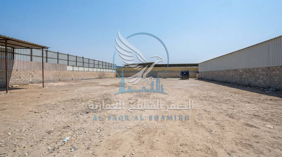 3 20,000 sq ft of yard space available. jpeg