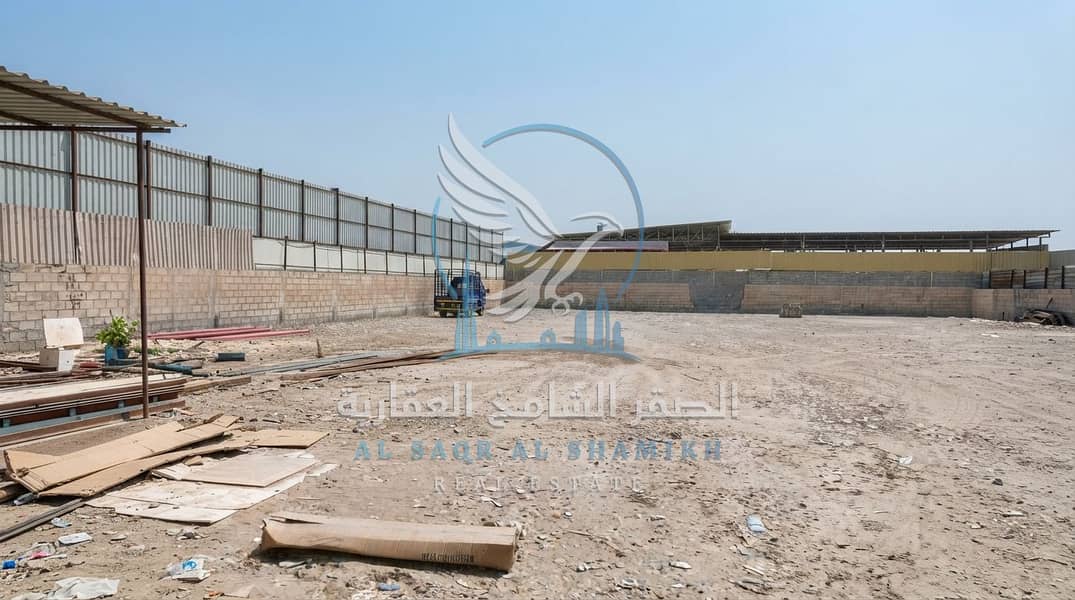 6 حوطتان بمساحة 20,000 قدم مربع متوفرتان. jpeg