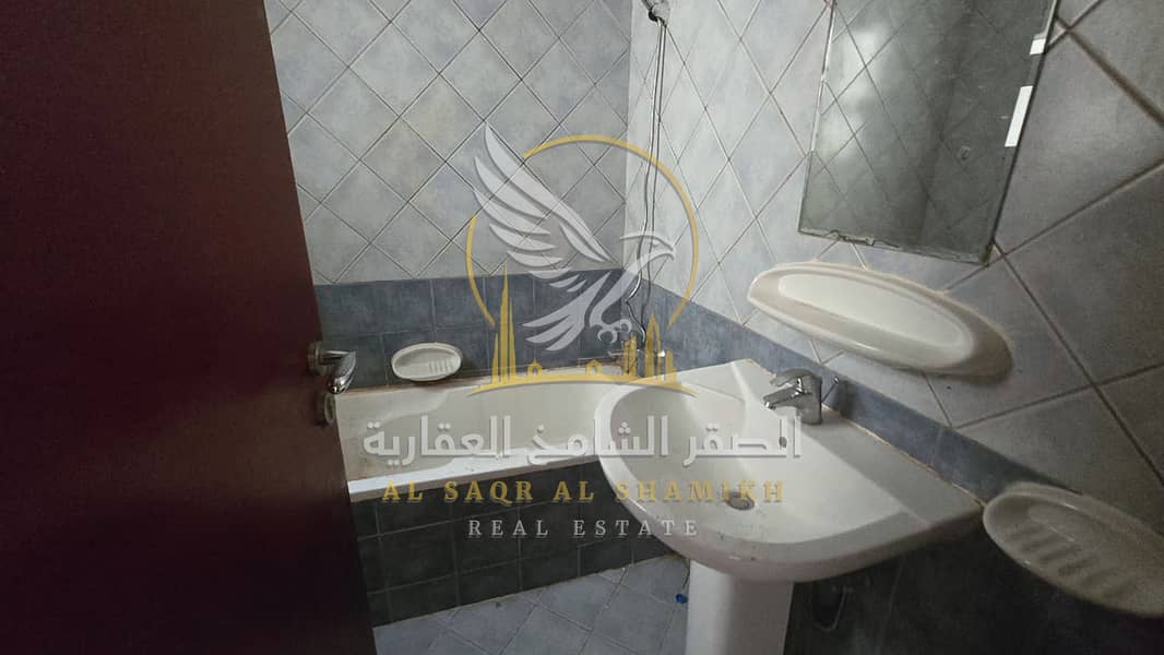 12 apartment-for-rent-1-bedroom-alqlyaa-alsharqa-bathroom-02. jpg