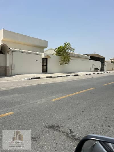 6 Bedroom Villa for Sale in Al Khezamia, Sharjah - WhatsApp Image 2026-09-01 at 2.23. 15 AM. jpeg