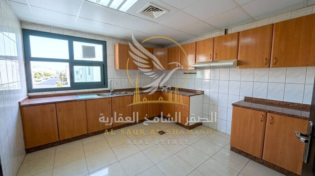 9 shqa-for-rent-2-bedroom-almjra-sharjah-bnaya-property-aq-8220-10. jpg
