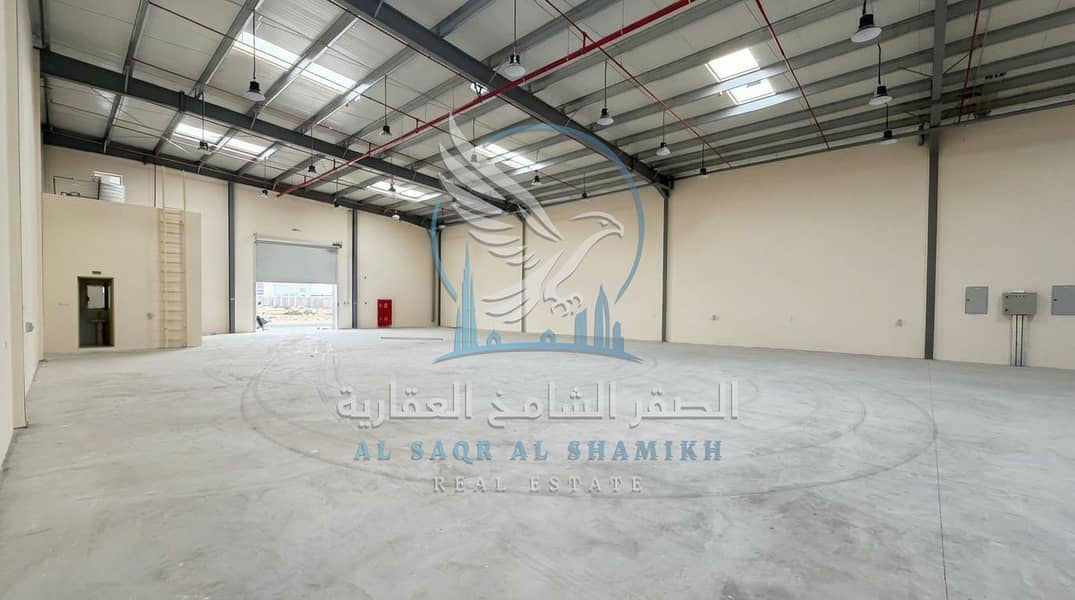 8 Spacious warehouse with 40 kW electricity in Al Sajaa. . jpeg