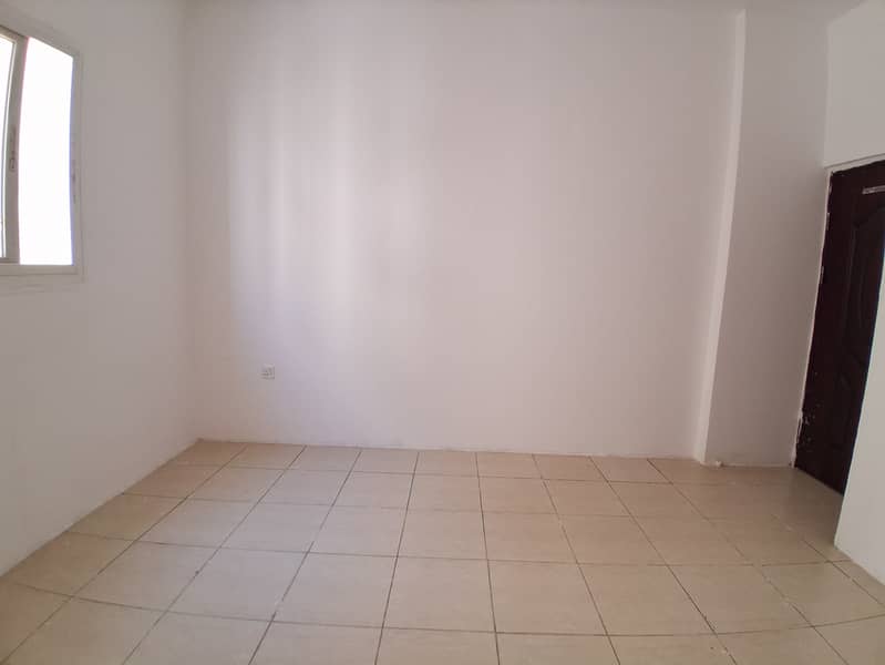 2 11748. jpg