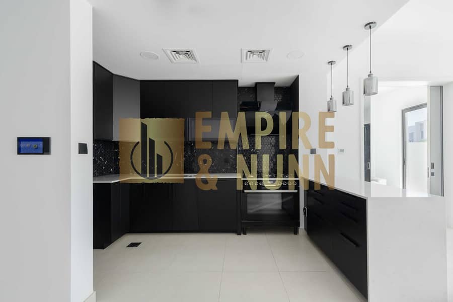 5 Empire & Nunn - SHAMS, Town Square - 8. jpg