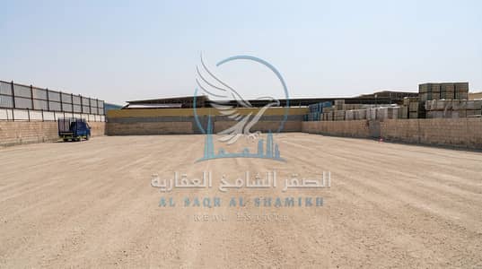Mixed Use Land de  à à louer à Al Sajaa Industrial, Sharjah - حوطة واسعة بمساحة 20,000 قدم مربع في الصجعة. . jpeg