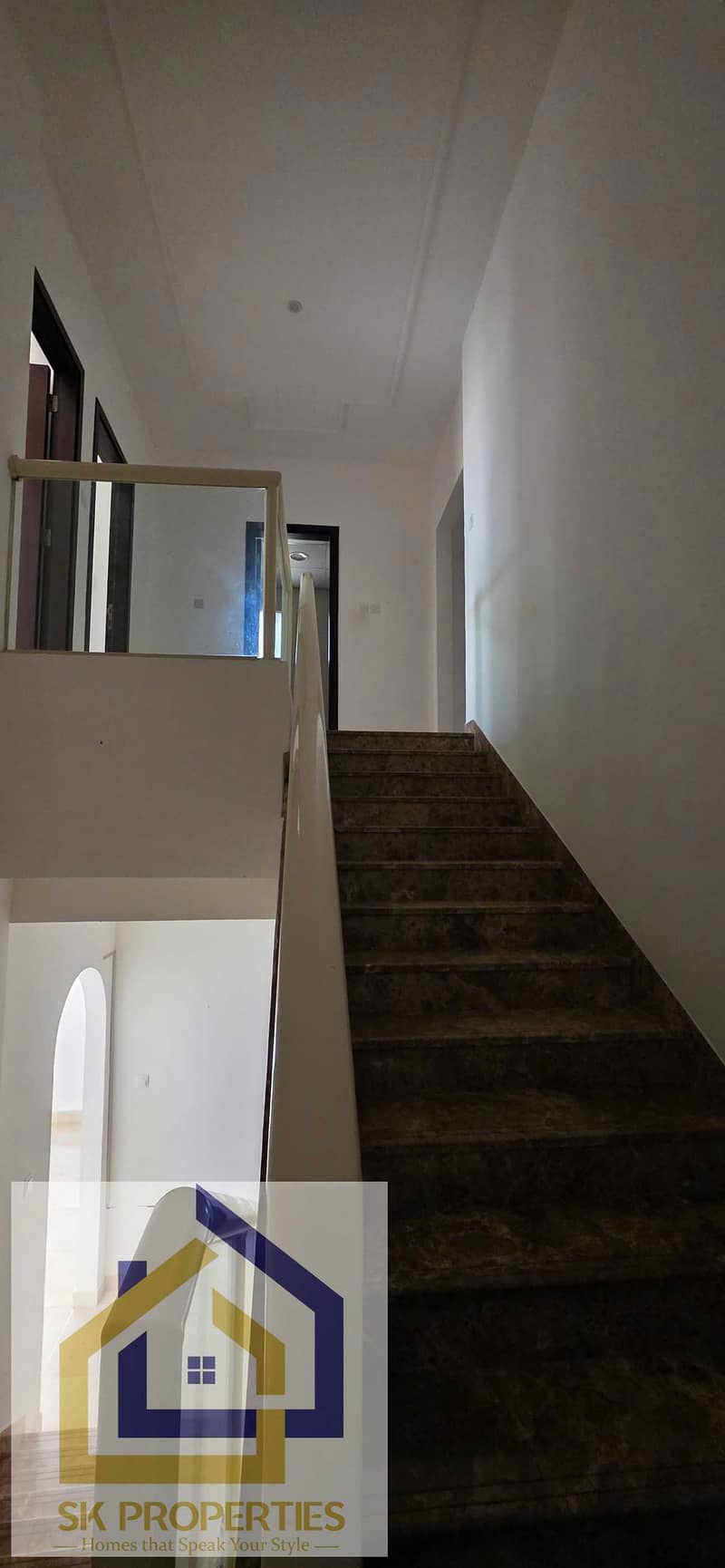 40 1000224836. jpg