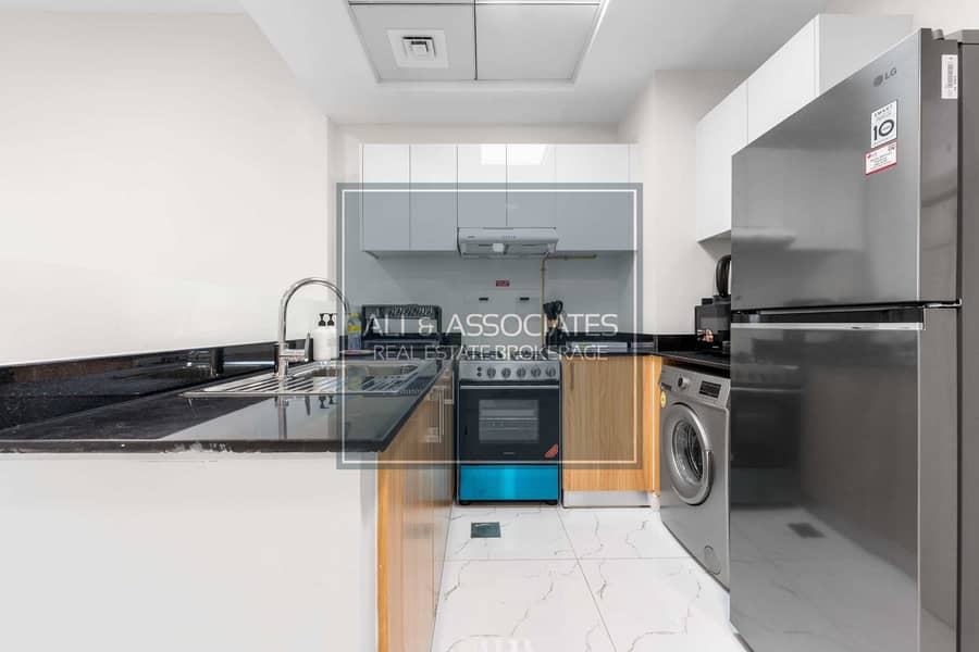 7 Kitchen. jpg