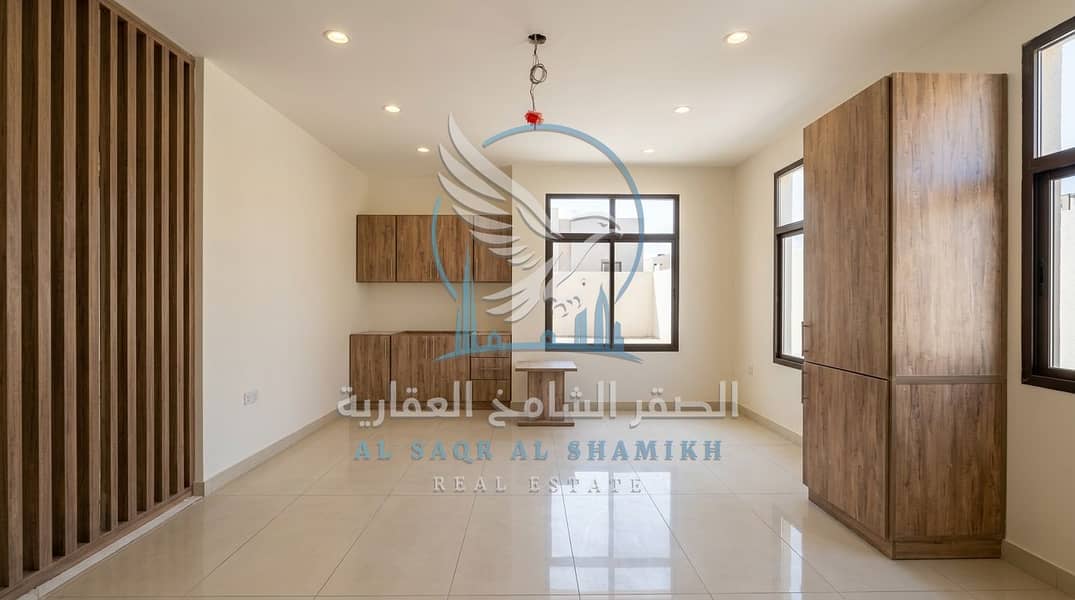 7 فيلا للإيجار في الرحمانية 27000 قدم مربع Villa for Rent in Al Rahmaniya 27000 Sq Ft 2. jpeg
