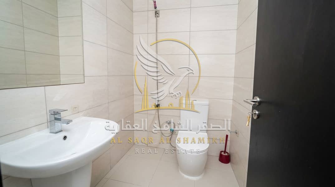 15 Enhancing_real_estate_photograph…_202608251803. jpeg
