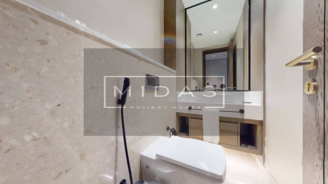 6 MIDAS-REAL-ESTATE-Aura-Suites-Unit-2701-04182026_163313. jpg
