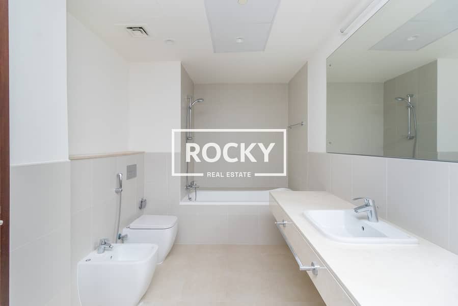 16 Rocky Real Estate - Te-com - API Tower - Apartment (20 of 22). JPG