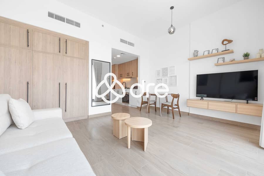 6 414 Liva, Town Square6. jpg