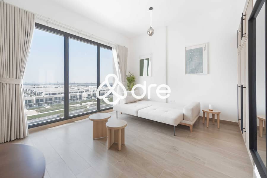 8 414 Liva, Town Square13. jpg