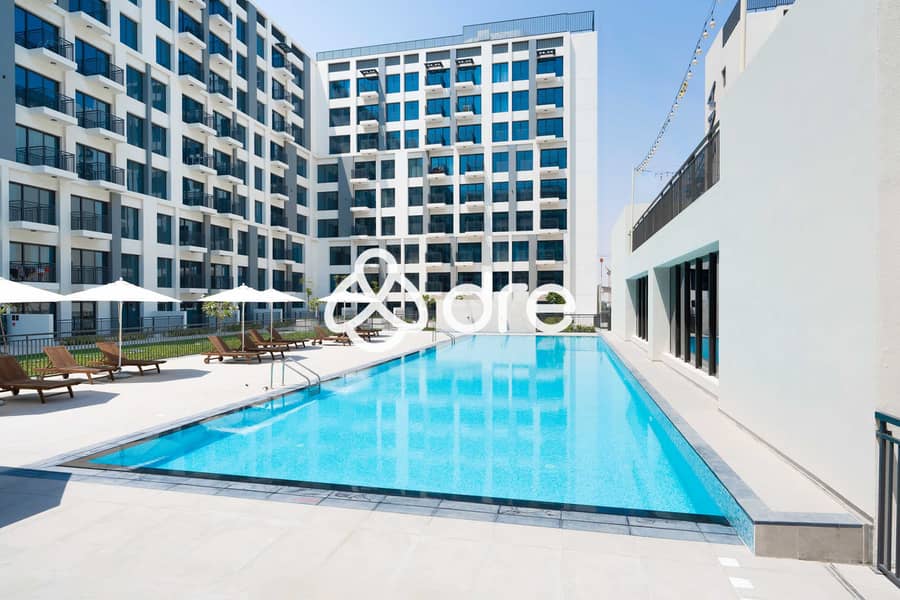 23 414 Liva, Town Square23. jpg